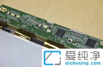 Win7纯净版系统开机就白屏怎么办